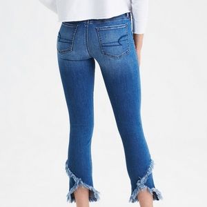 Hi Rise frayed jeans
